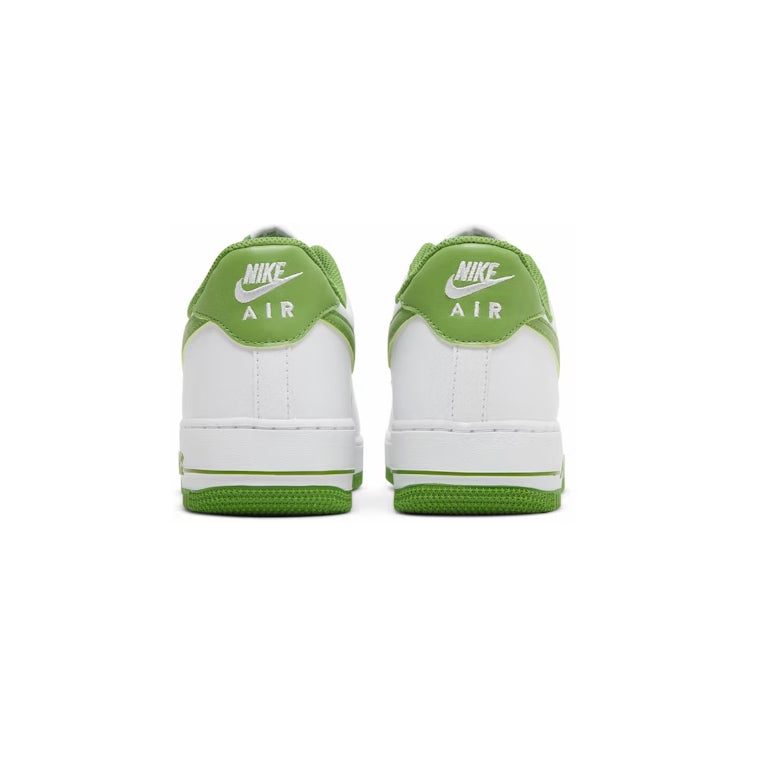 Nike Air Force 1 Low Bianca con Swoosh Verde Chlorophyll