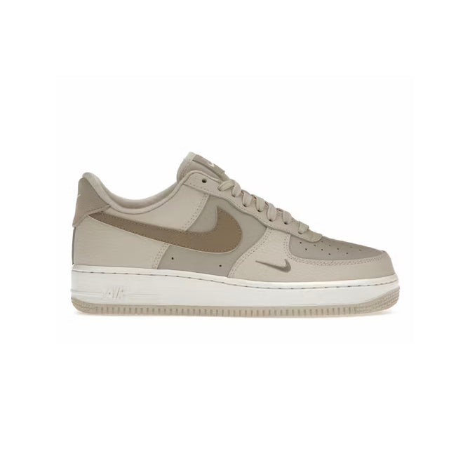 Nike Air Force 1 Low Beige Orewood e Marrone Ironstone